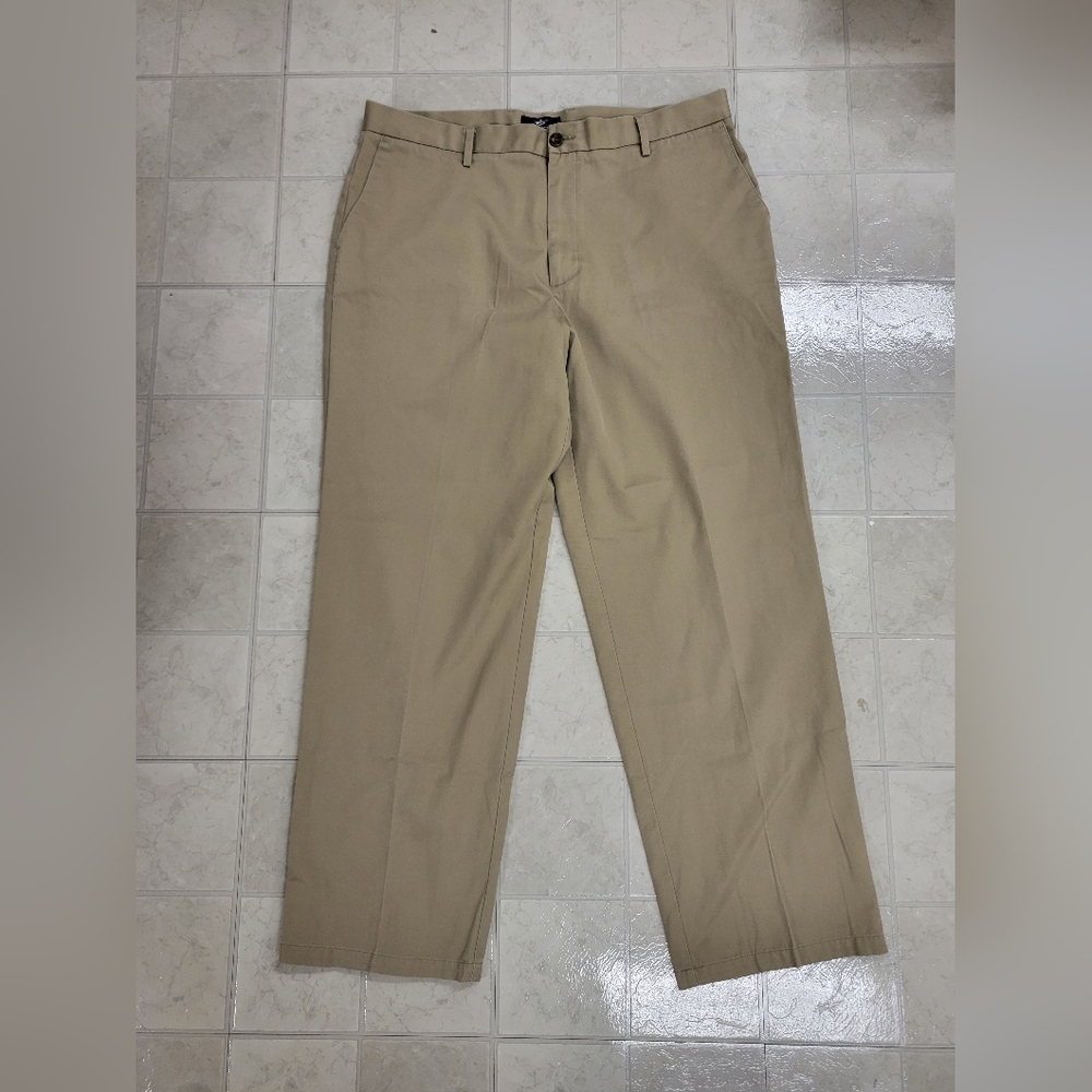 Men's Dockers Signature Khaki Classic Fit Size 38x32